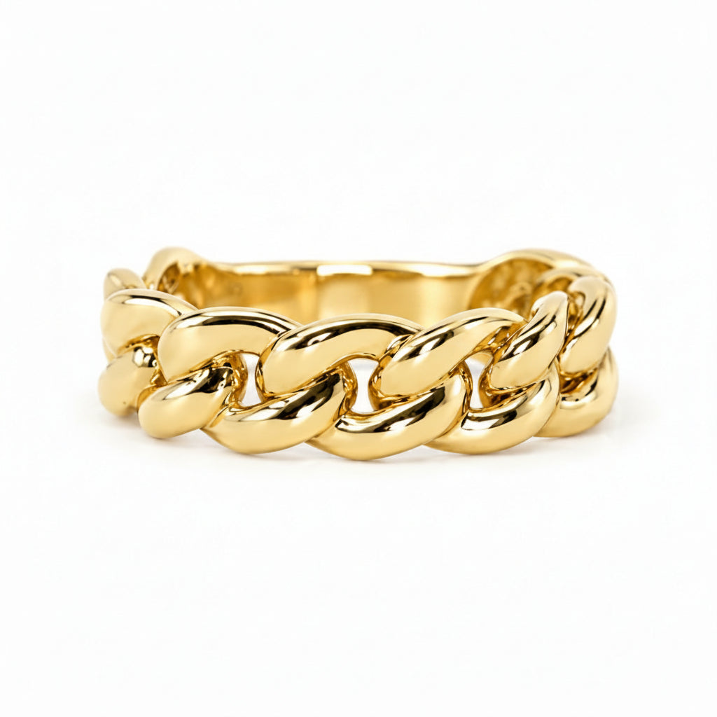 Curb Link Ring in Yellow Gold