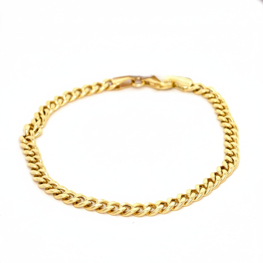 Curb Chain in Yellow Gold