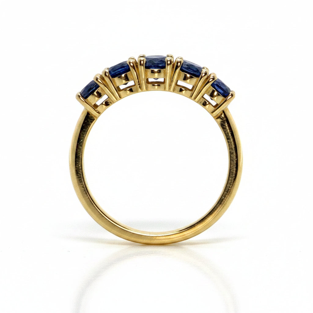 Colour Change Garnet Ring in Yellow Gold