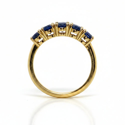 Colour Change Garnet Ring in Yellow Gold