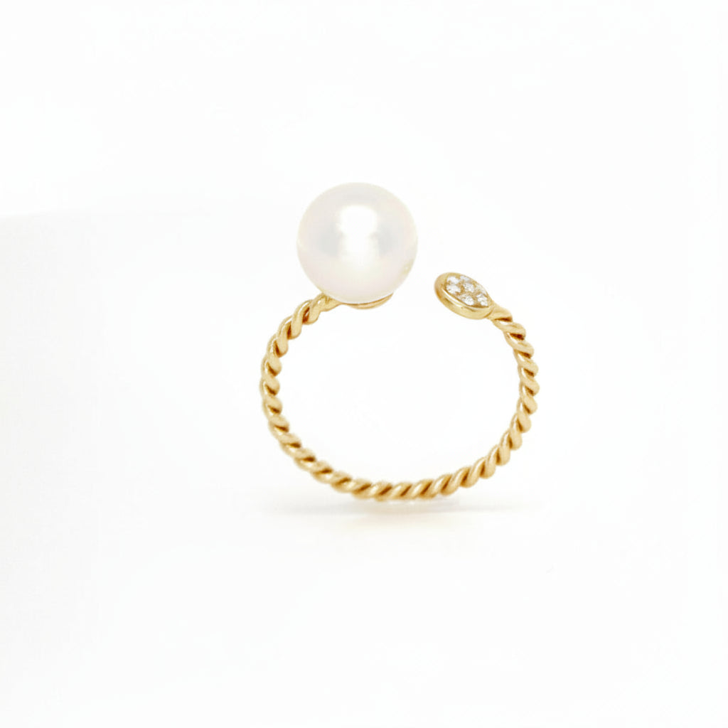Pearl and Diamond Twist Ring
