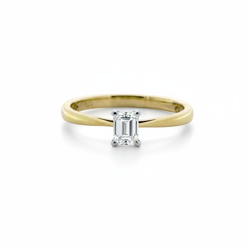 Diamond Solitaire Ring in Yellow Gold