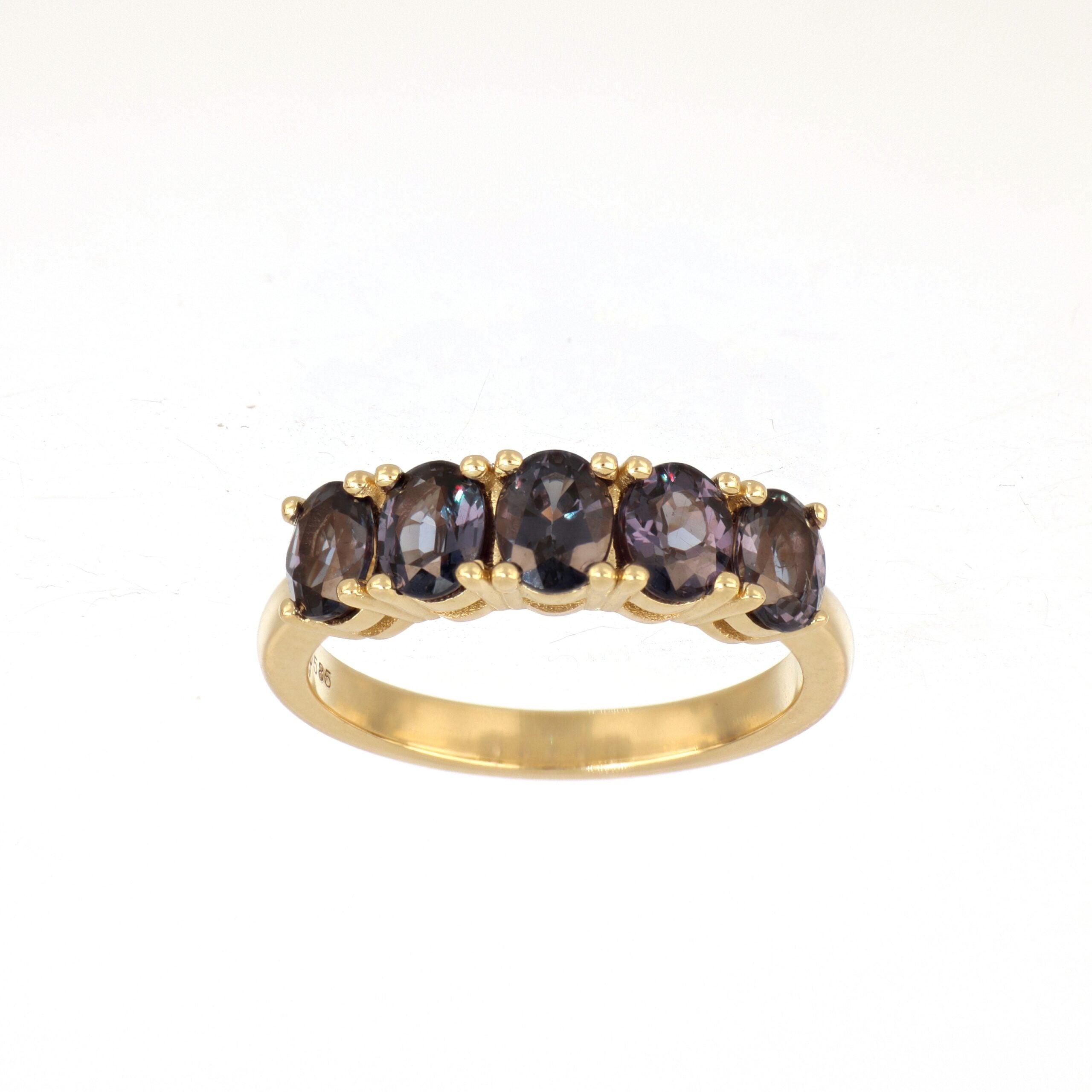 Colour Change Garnet Ring in Yellow Gold image 1