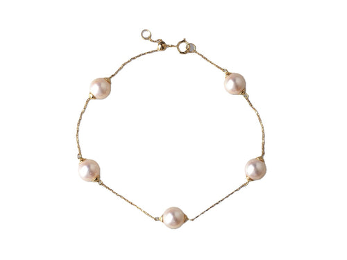 Akoya Pearl necklace in Yellow Gold image 1